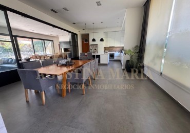 VENTA CASA DE CATEGORIA 4 AMBIENTES VILLAGE BELLA VISTA